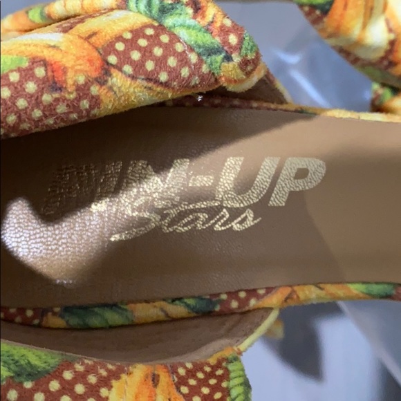 Pin-Up stars Suede platform! Banana - Picture 7 of 8